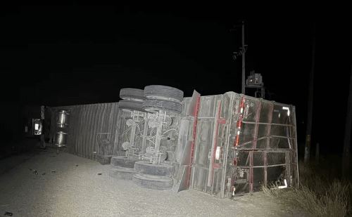 Водитель перевернувшегося грузовика обвинил в аварии призрачную девочку
